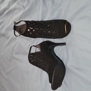 Adrienne Vittadini Black Sueded Heels